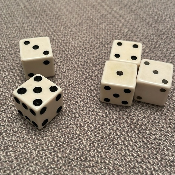 Set of 6 Vintage Bakelite Black & White Dice in Great Condition - Picture 3 of 7